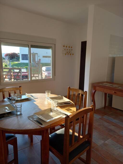 Comoda Casa Con Jardin En Colonia Del Sacramento Buitenkant foto